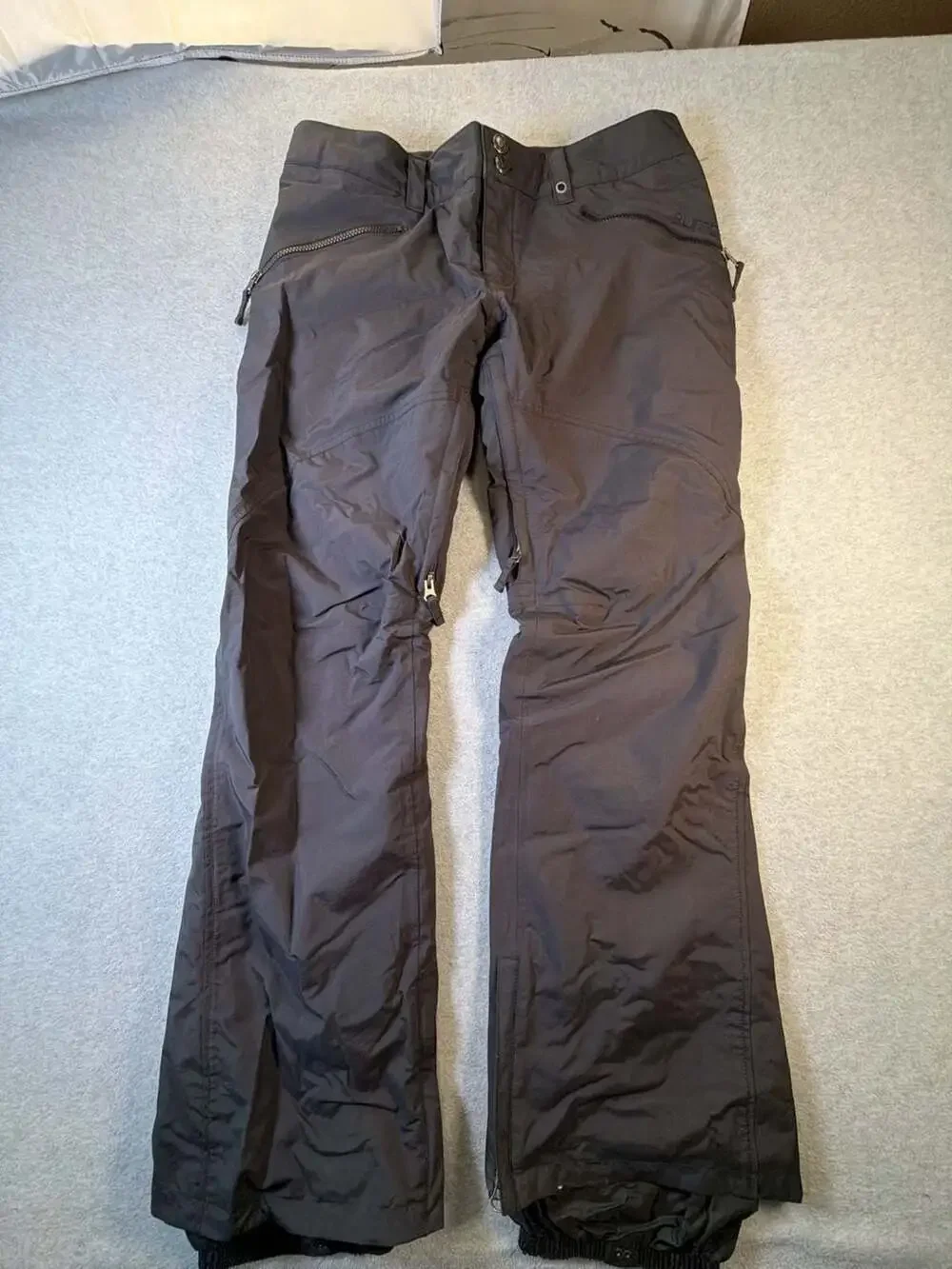 Burton Women's Black Snowboard Ski Pants Cargo Zip Pockets